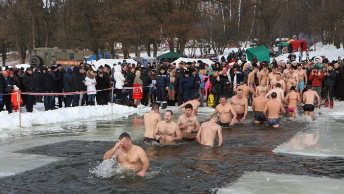 Крещение 2023: когда и где купаться, традиции праздника